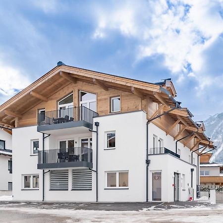 Falken Suites Top 5 Kaprun Exterior foto